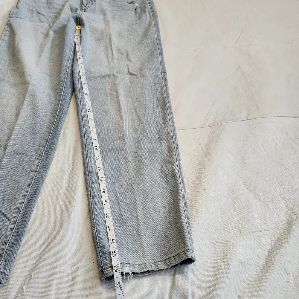 SO Women's Light Wash Ankle Jeans